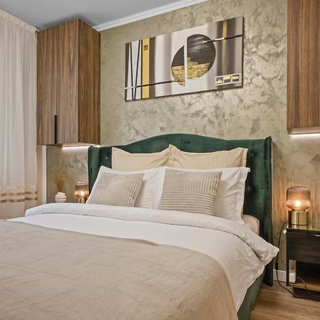 Awesome Apartment Bukares Bagian luar foto