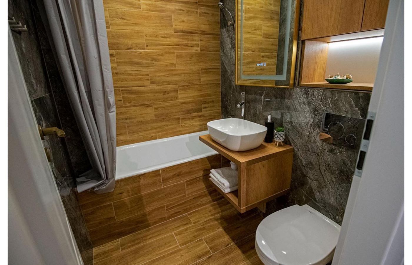Awesome Apartment Bukares Bagian luar foto