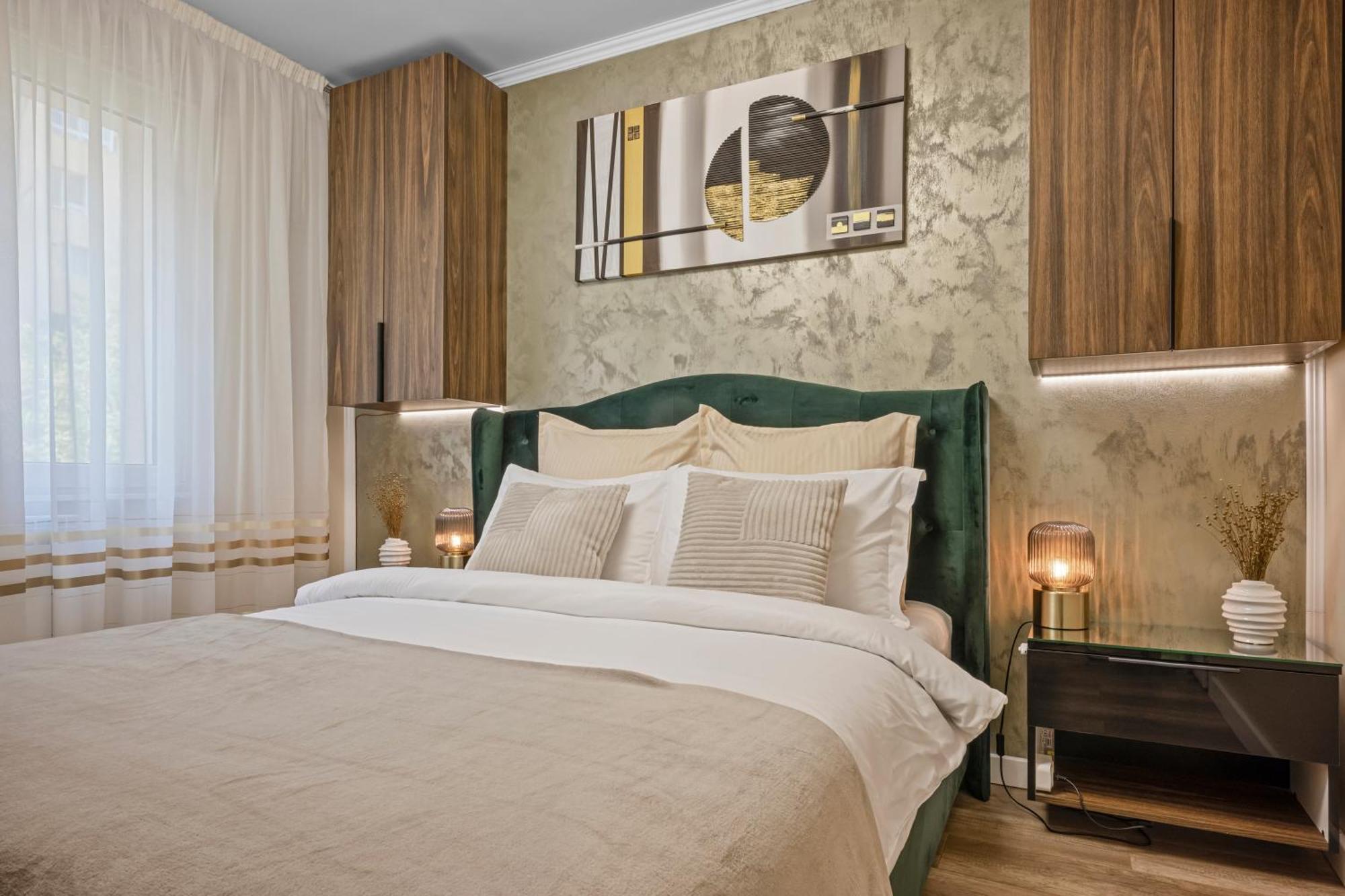 Awesome Apartment Bukares Bagian luar foto